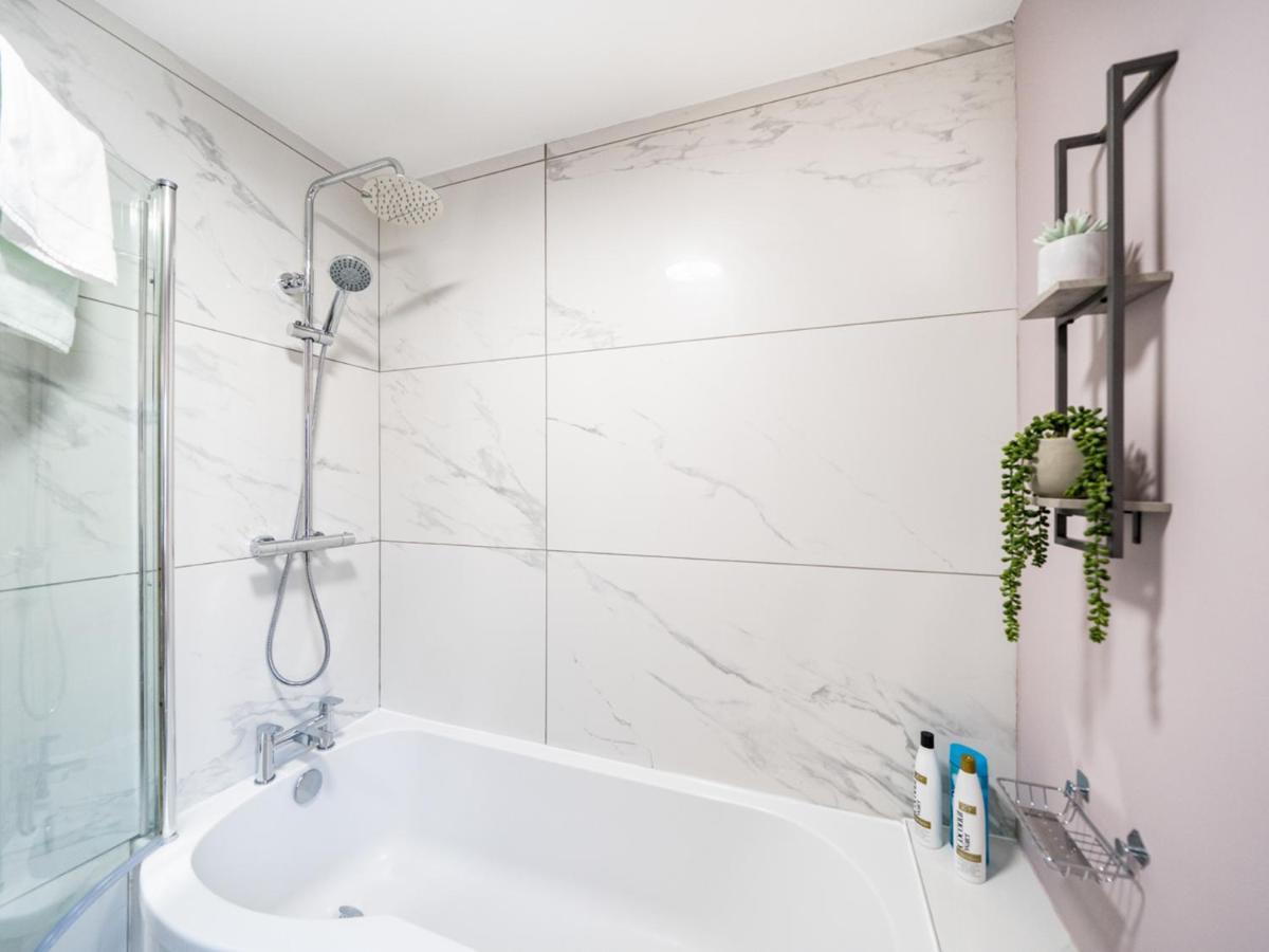 Pass The Keys 58 Lw Ave Stunning 2Br Terrace Top Location Lots Nearby Belfast Exterior photo